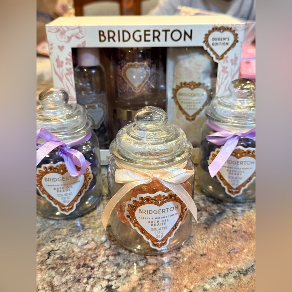 Bridgerton Queen's Edition Bath Set 3 Jars Oil Bath Beads BRAND NEW